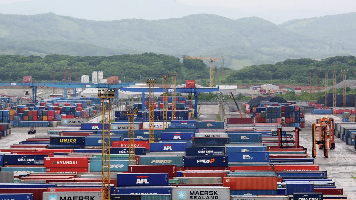 Russian-Chinese cargo turnover soared: the growth of trucking by 57% in the quarter
